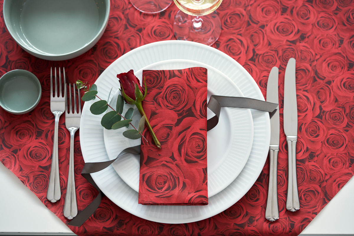 Napron dekorativní ubrus Red Roses Dunicel® 84 cm x 84 cm
